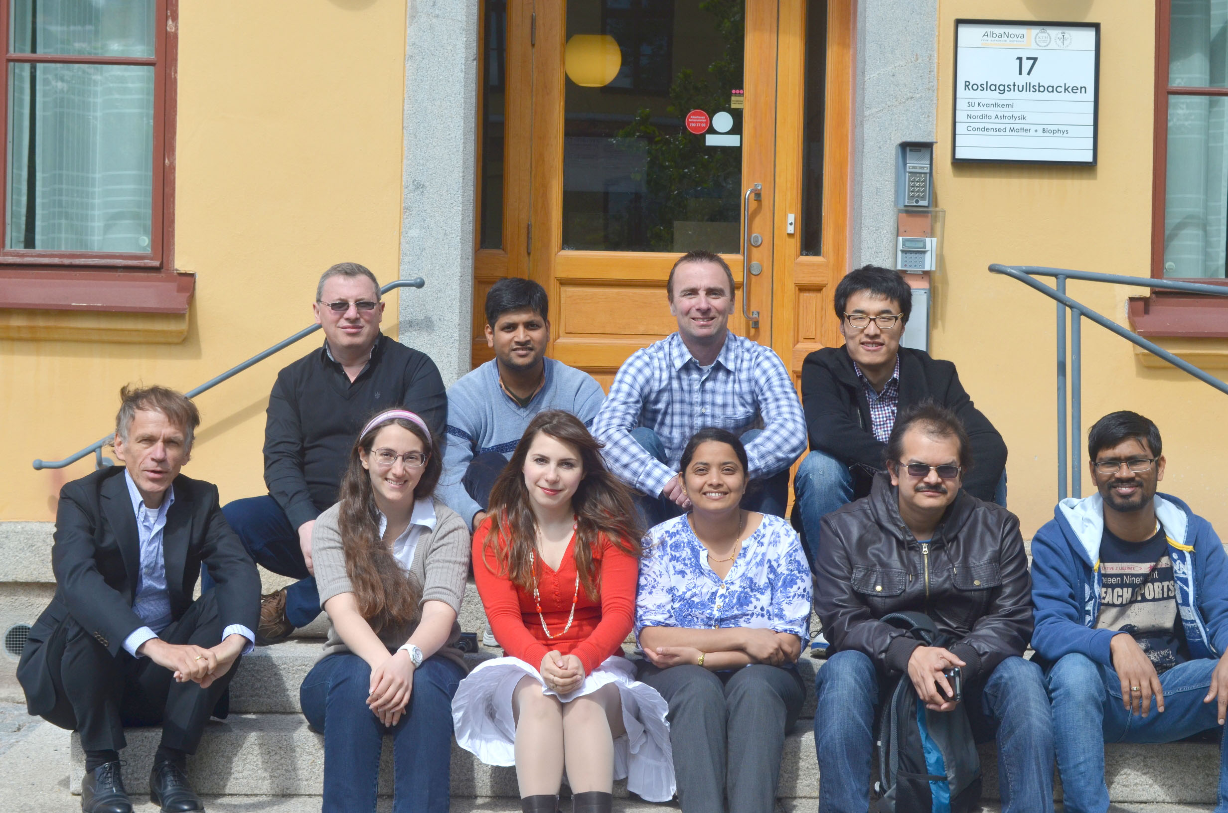 astrophysics-group-photo-2015.jpg